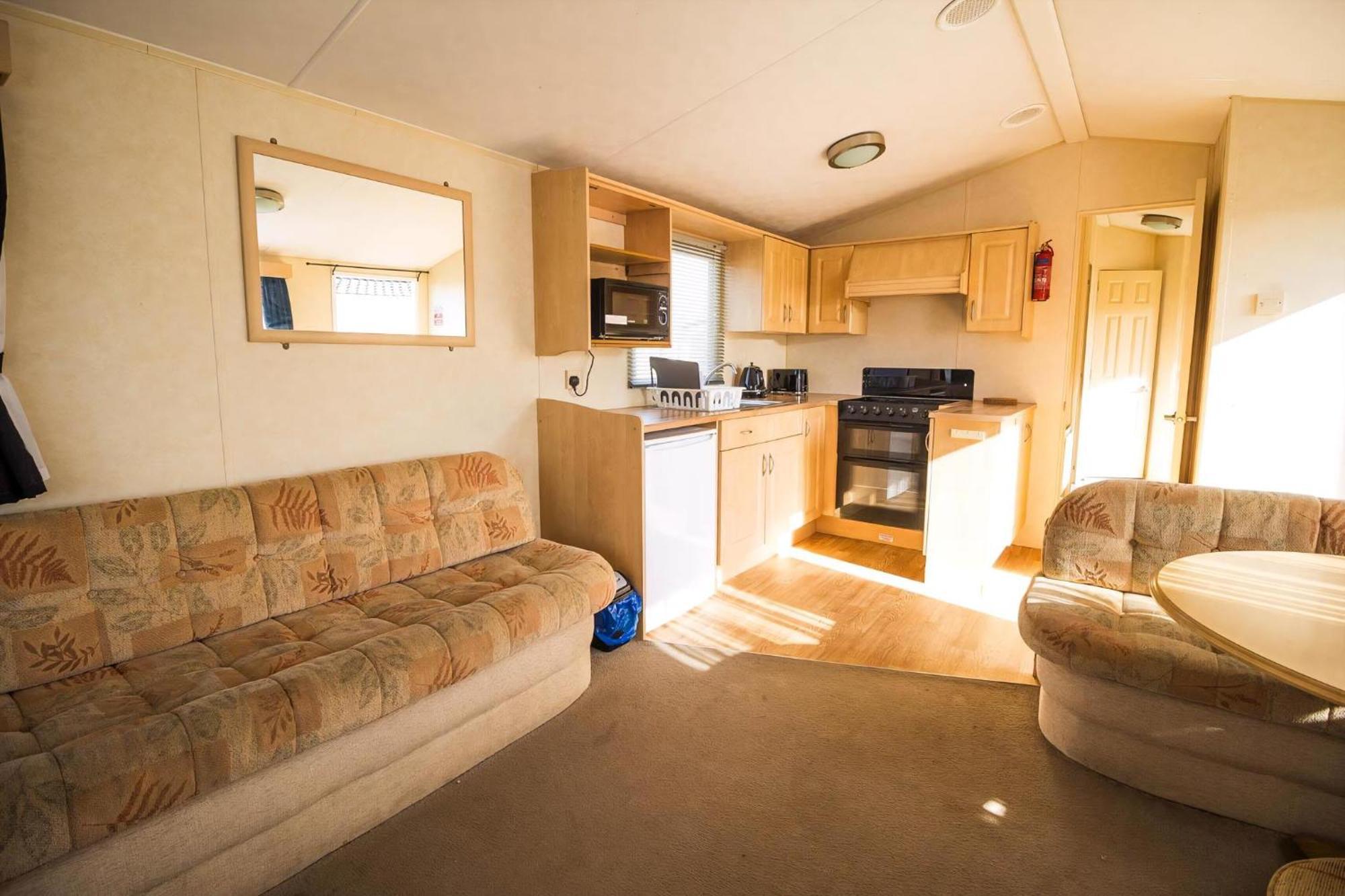 8 Berth Caravan For Hire At St Osyth Beach Holiday Park In Essex Ref 28026Fi Clacton-on-Sea Exterior photo